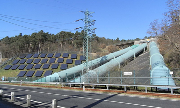  Energy park in Germany: solar on the left, hydro on the right.  Photo by: Quartl. 