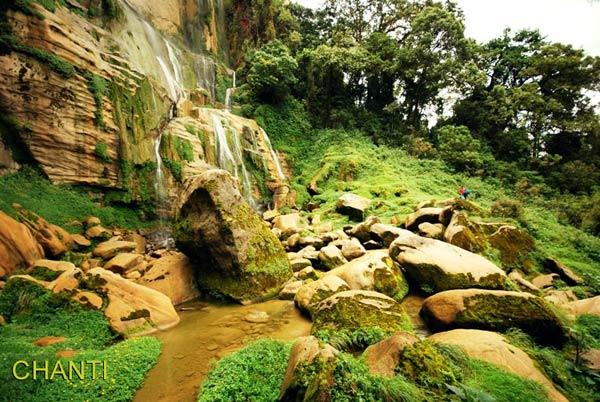  Chanti waterfall. Photo courtesy of: The Amazon Waterfalls Association.
