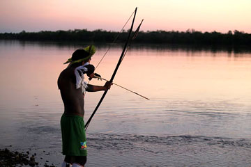  Pesca tradicional en el Río Xingú. Foto cortesía de Amazon Watch. 