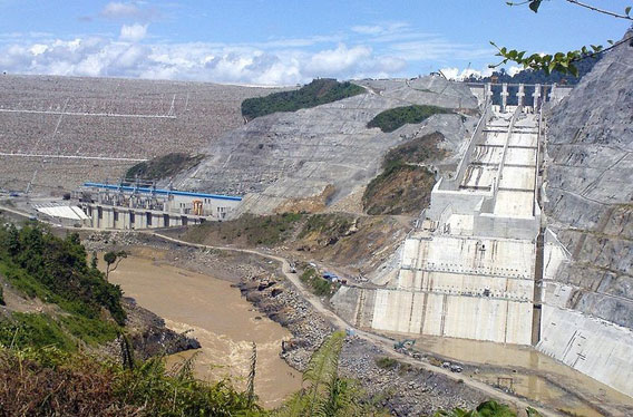 Bakun dam during construction. Photo by: Mohamad Shoox.