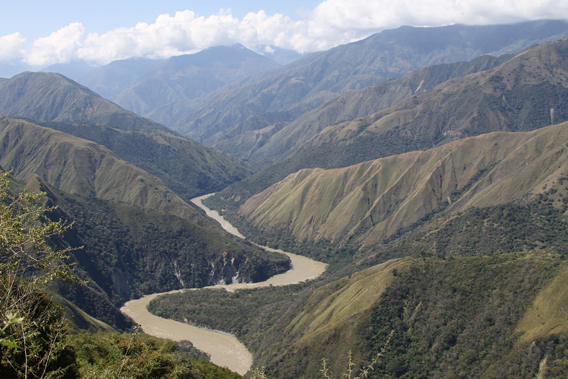 Dry forest and canyons along the Cauca River. The forests in these photos will soon be submerged by the Pescadero-Ituango dam. Photo by: Carlos Esteban Lara.